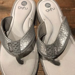 Silver Flip Flops with Memory Foam